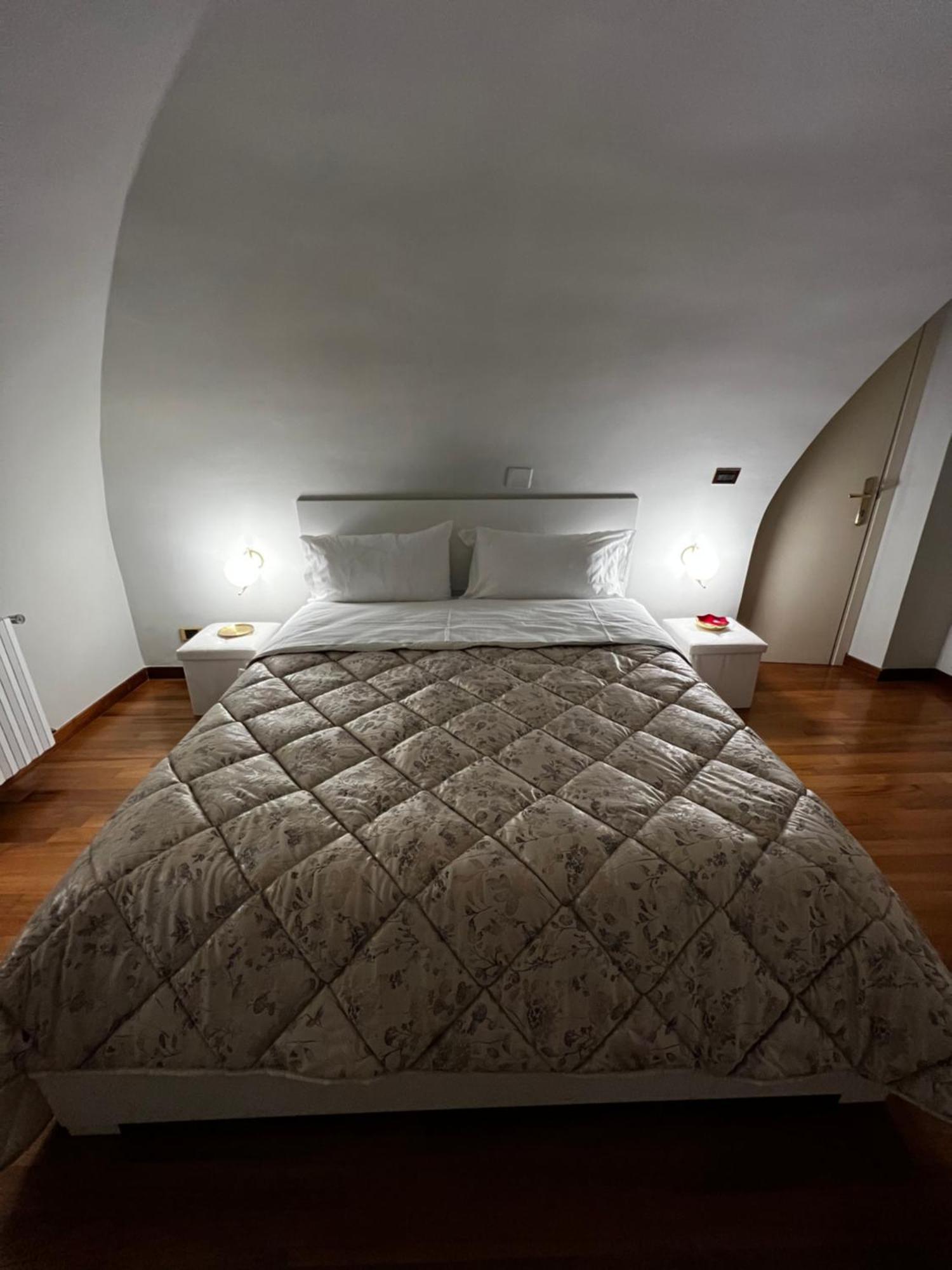 Calefati Gallery Luxury Apartment Bari Luaran gambar